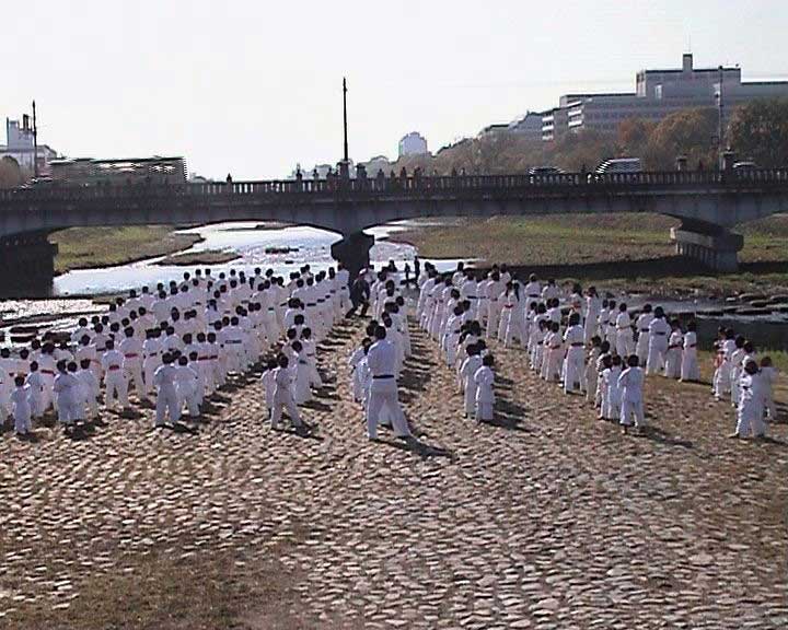 Claudia Terstappen, Places of Worship - Japan, 2005