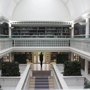 Antony Gormley, Sculpture in the Close, 2009