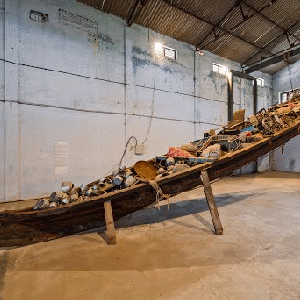 Subodh Gupta, What does the vessel contain, that the river does not, 2012